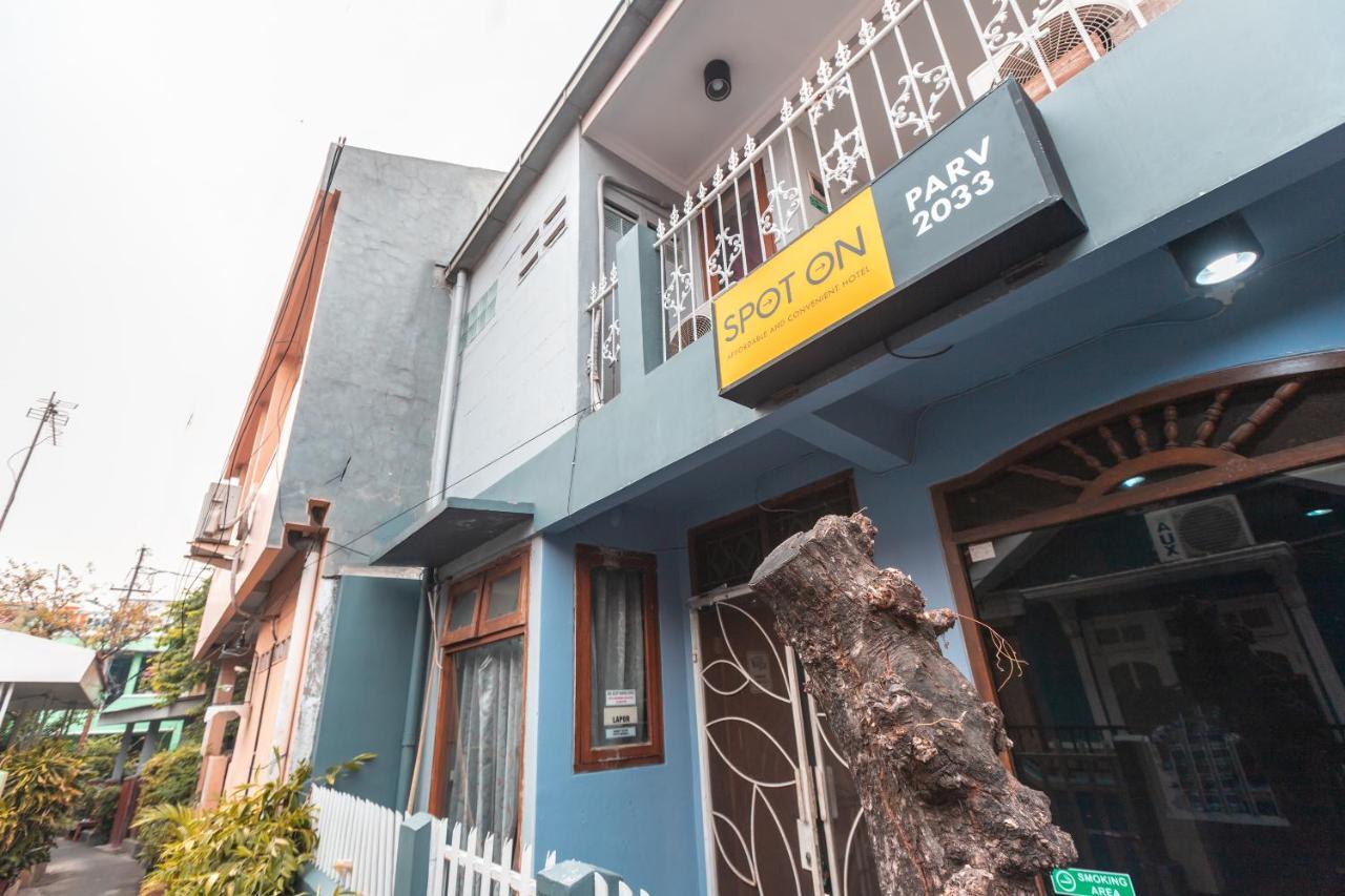 Spot On 2033 Kayumanis Homestay Syariah Jakarta Buitenkant foto