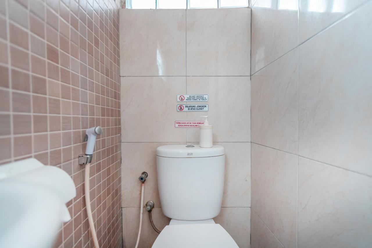 Spot On 2033 Kayumanis Homestay Syariah Jakarta Buitenkant foto