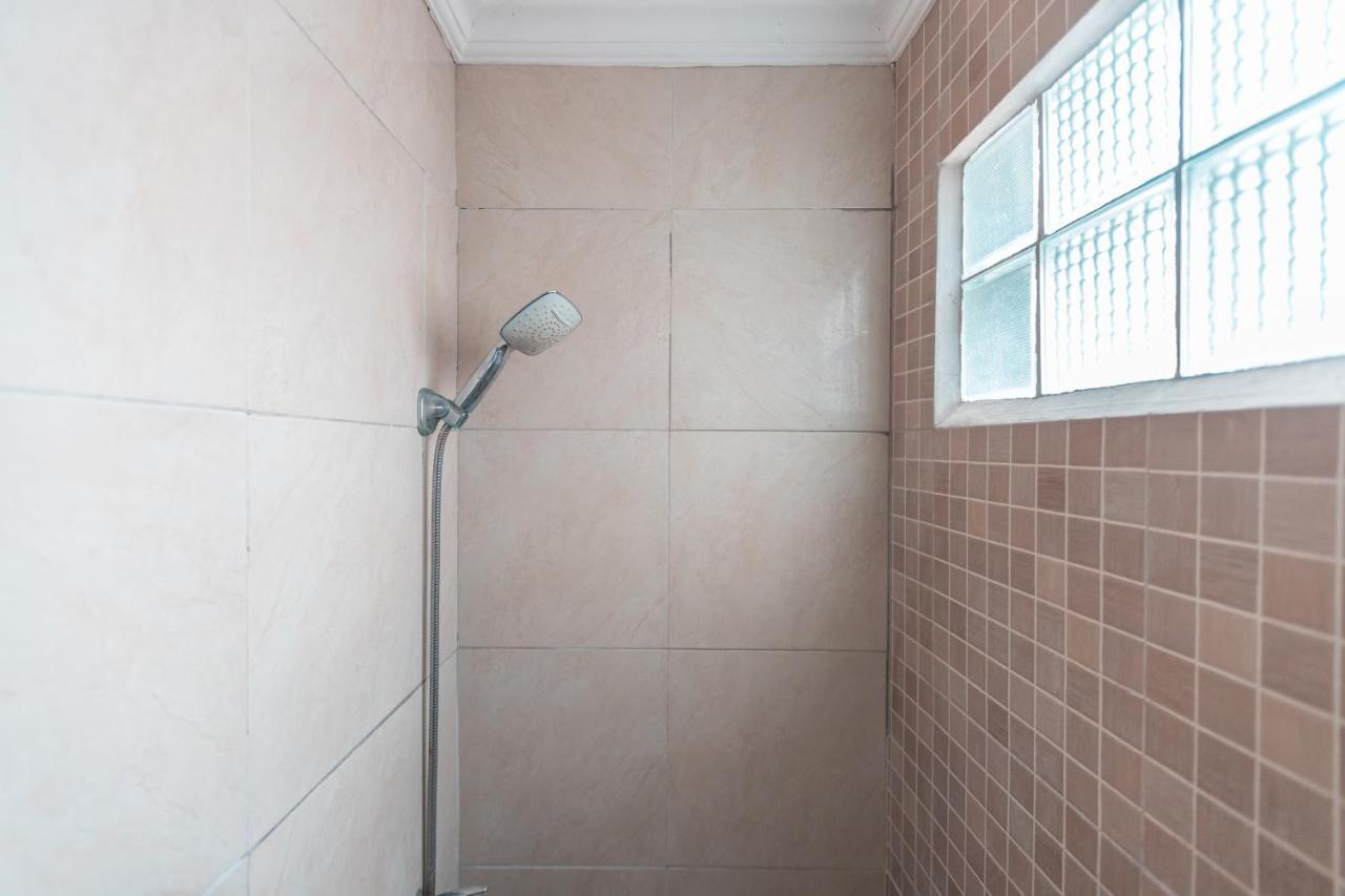Spot On 2033 Kayumanis Homestay Syariah Jakarta Buitenkant foto