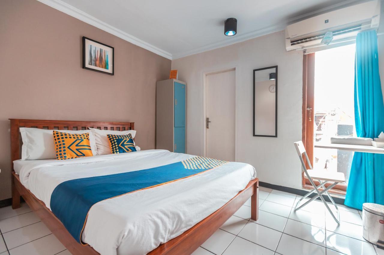 Spot On 2033 Kayumanis Homestay Syariah Jakarta Buitenkant foto