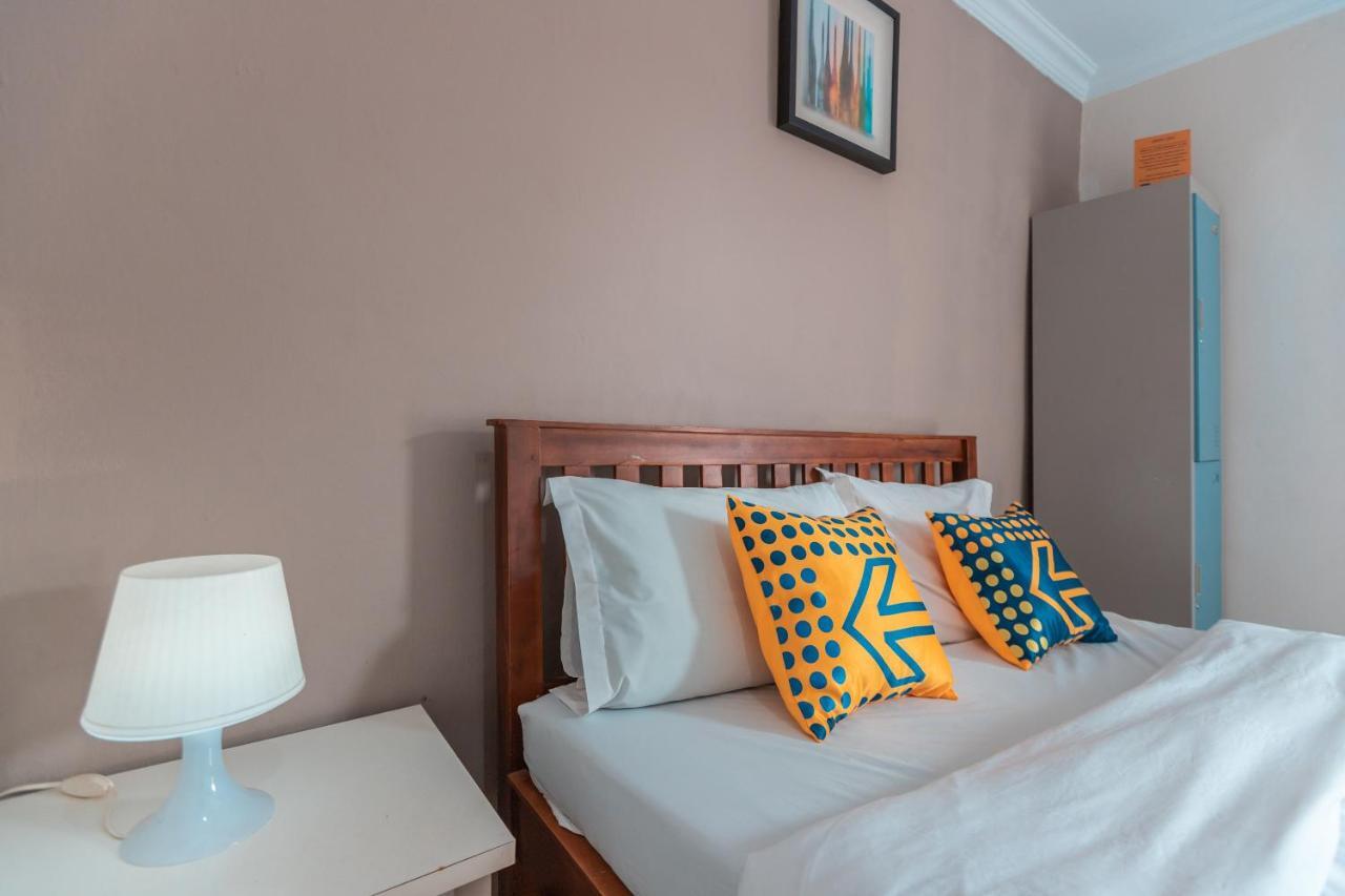 Spot On 2033 Kayumanis Homestay Syariah Jakarta Buitenkant foto