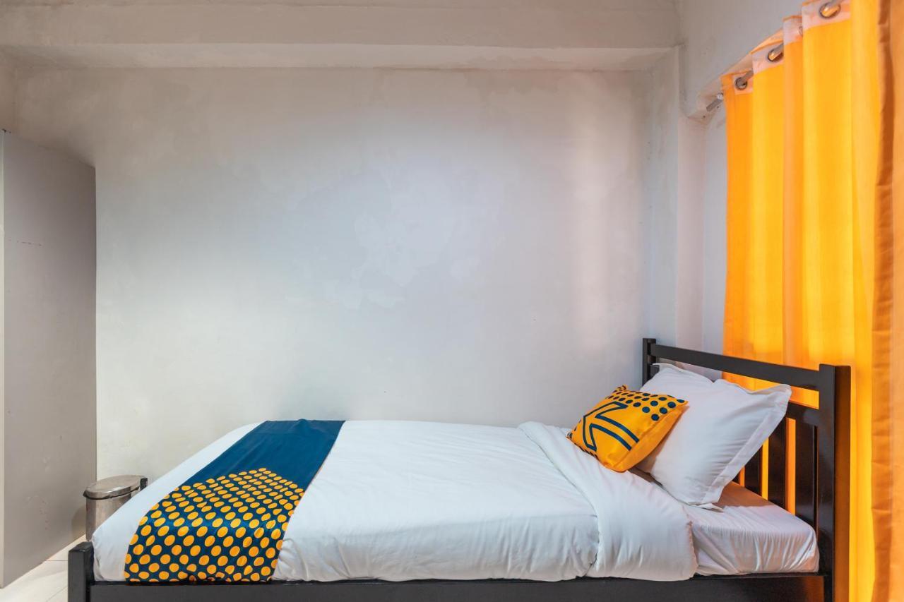 Spot On 2033 Kayumanis Homestay Syariah Jakarta Buitenkant foto